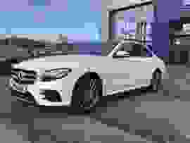 Mercedes-Benz E Class Photo 4