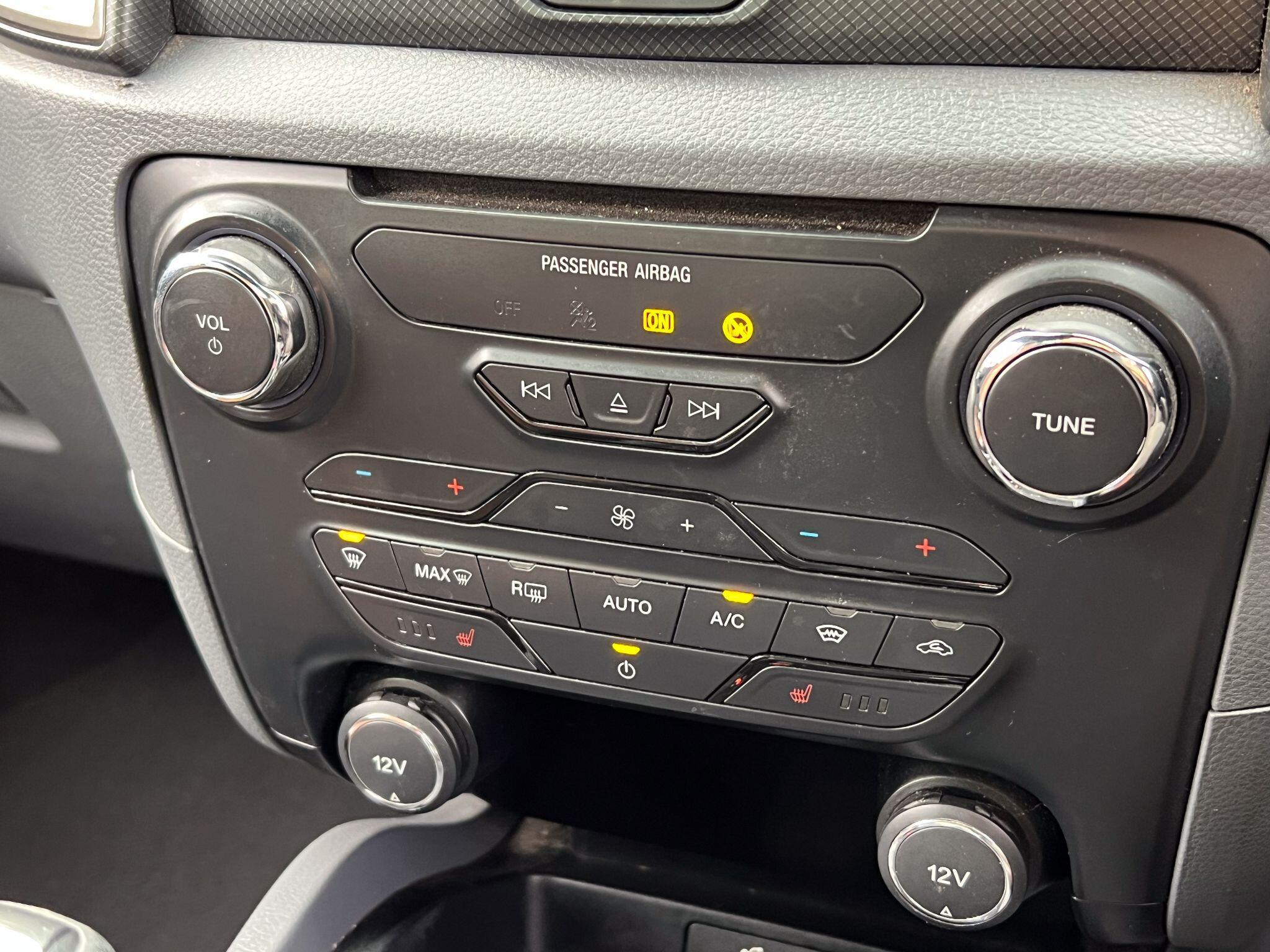 Ford Ranger 3.2 TDCi Wildtrak Auto 4WD Euro 5 4dr — photo 33