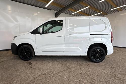 Citroen BERLINGO Photo at-9e0566c3a70745b98c2b488fcc52f609.jpg