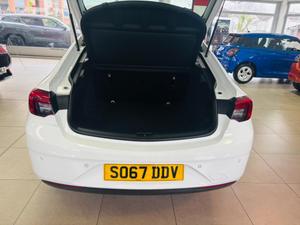 Vauxhall Insignia Photo 22