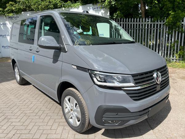 Used ~ Volkswagen Transporter 2.0 TDI T32 Highline Crew Van FWD SWB Euro 6 (s/s) 5dr at Martins Group