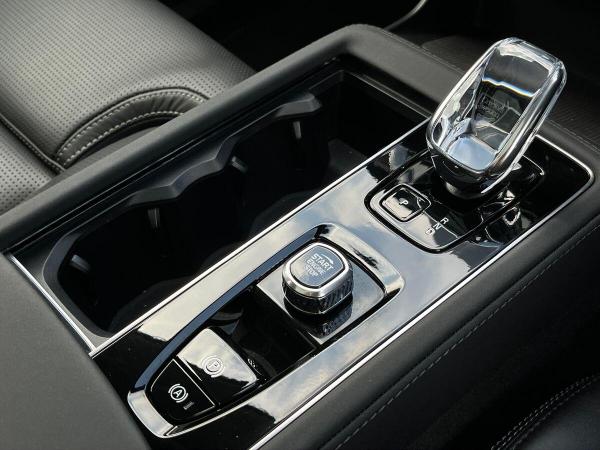Volvo XC90 Photo at-9e2cf14b50f745abbd7036ff1a046447.jpg