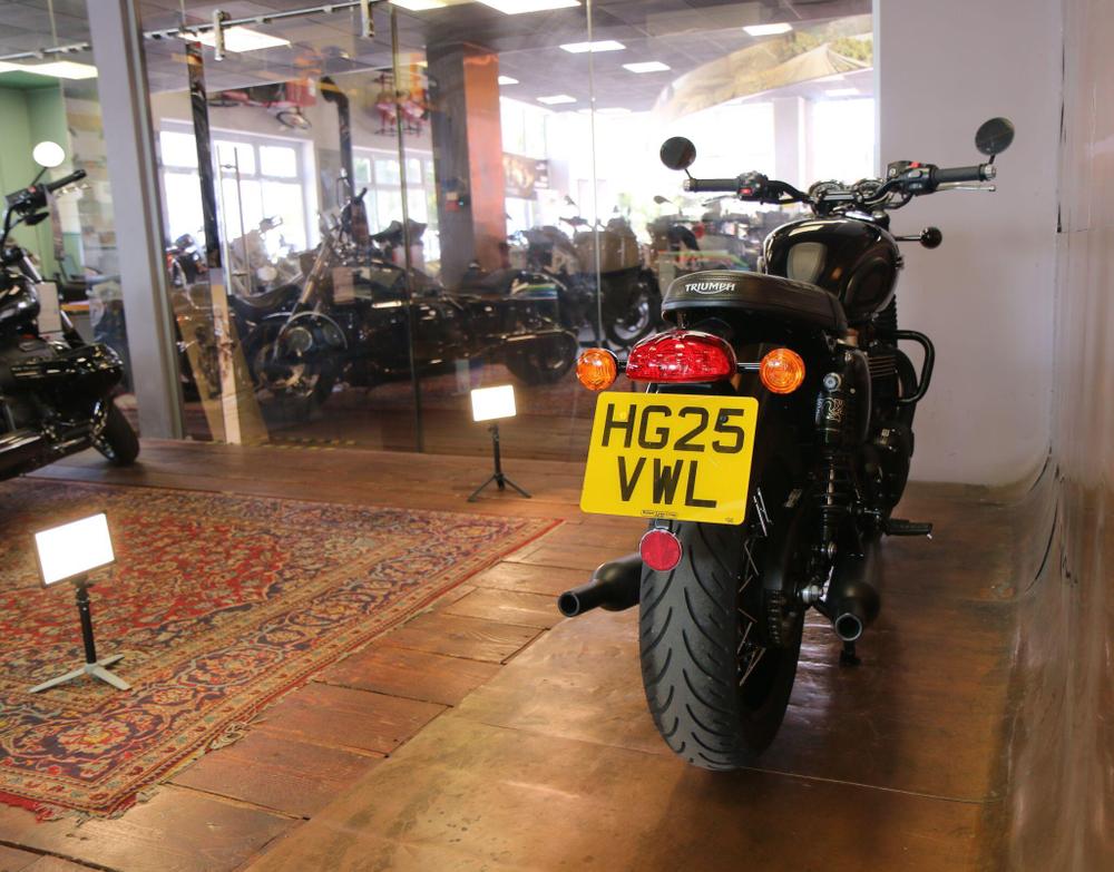Triumph Bonneville T120 Photo at-9e3c251164bd44ce8d8e17708aab44cd.jpg