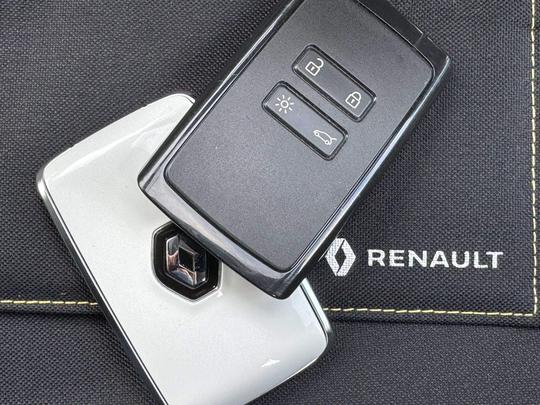 Renault Captur Photo at-9e7220ded3f347e38df75967db7f7931.jpg