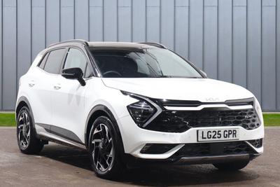 Used 2025 Kia Sportage 1.6 T-GDi 48V GT-LINE S Fusion White with Black Roof at Kia Motors UK