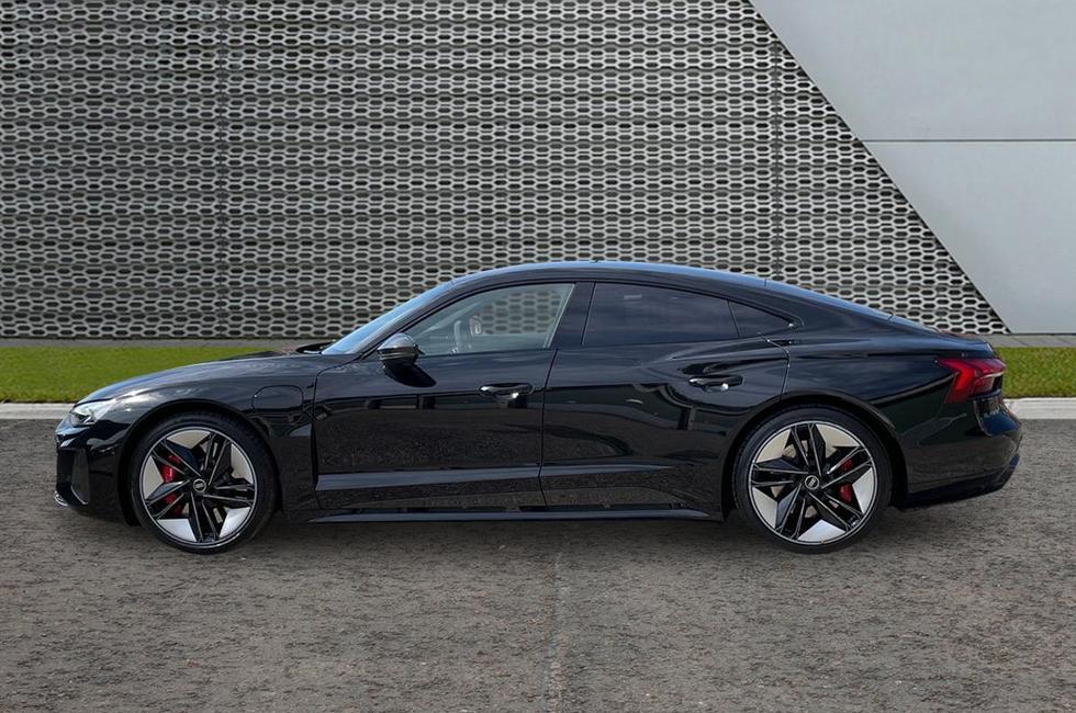 Audi RS e-tron GT Photo at-9e9c3e78be07427896f2c11732c19c24.jpg