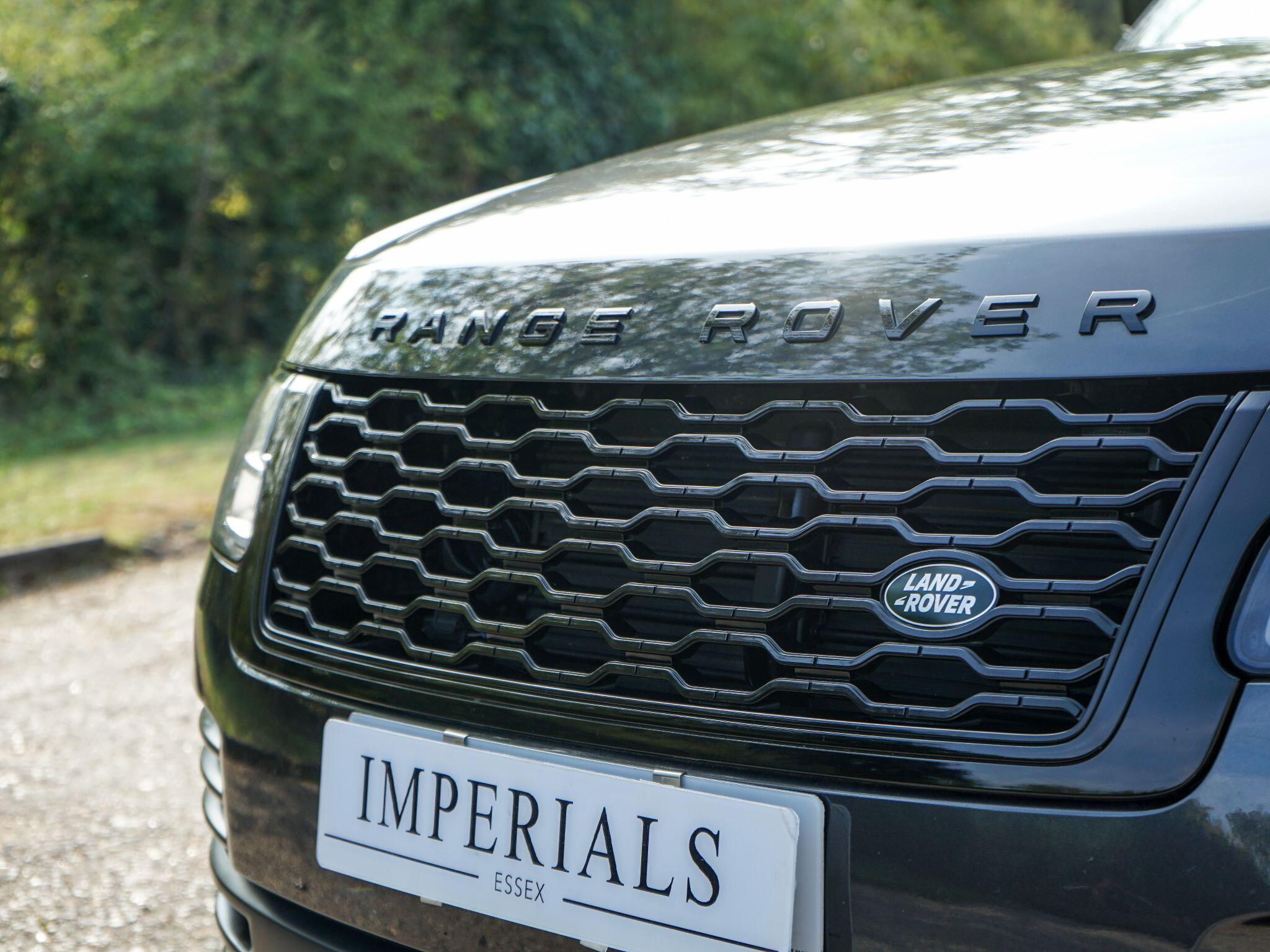 Land Rover Range Rover 3.0 D300 MHEV Vogue SE SUV 5dr Diesel Auto 4WD Euro 6 (s/s) (300 ps) — photo 9