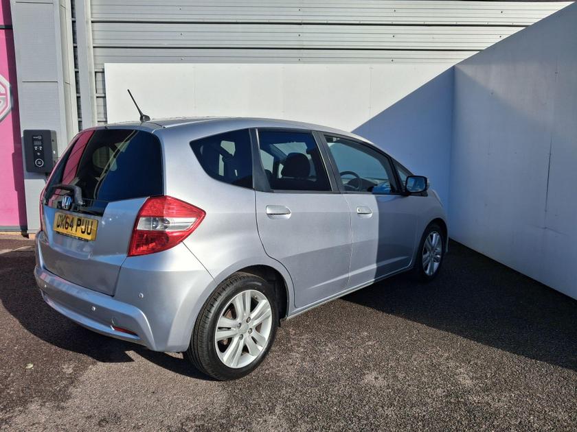Honda Jazz Photo at-9ecf12f7f8554223b380da88a3269ba7.jpg