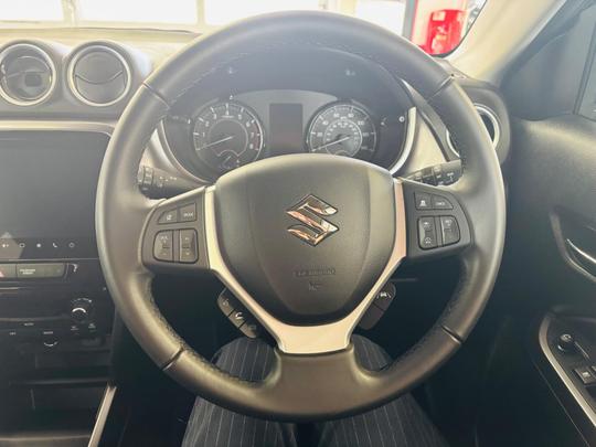 Suzuki Vitara Photo at-9f1a78c6ff3441448997eb216d8ad31b.jpg