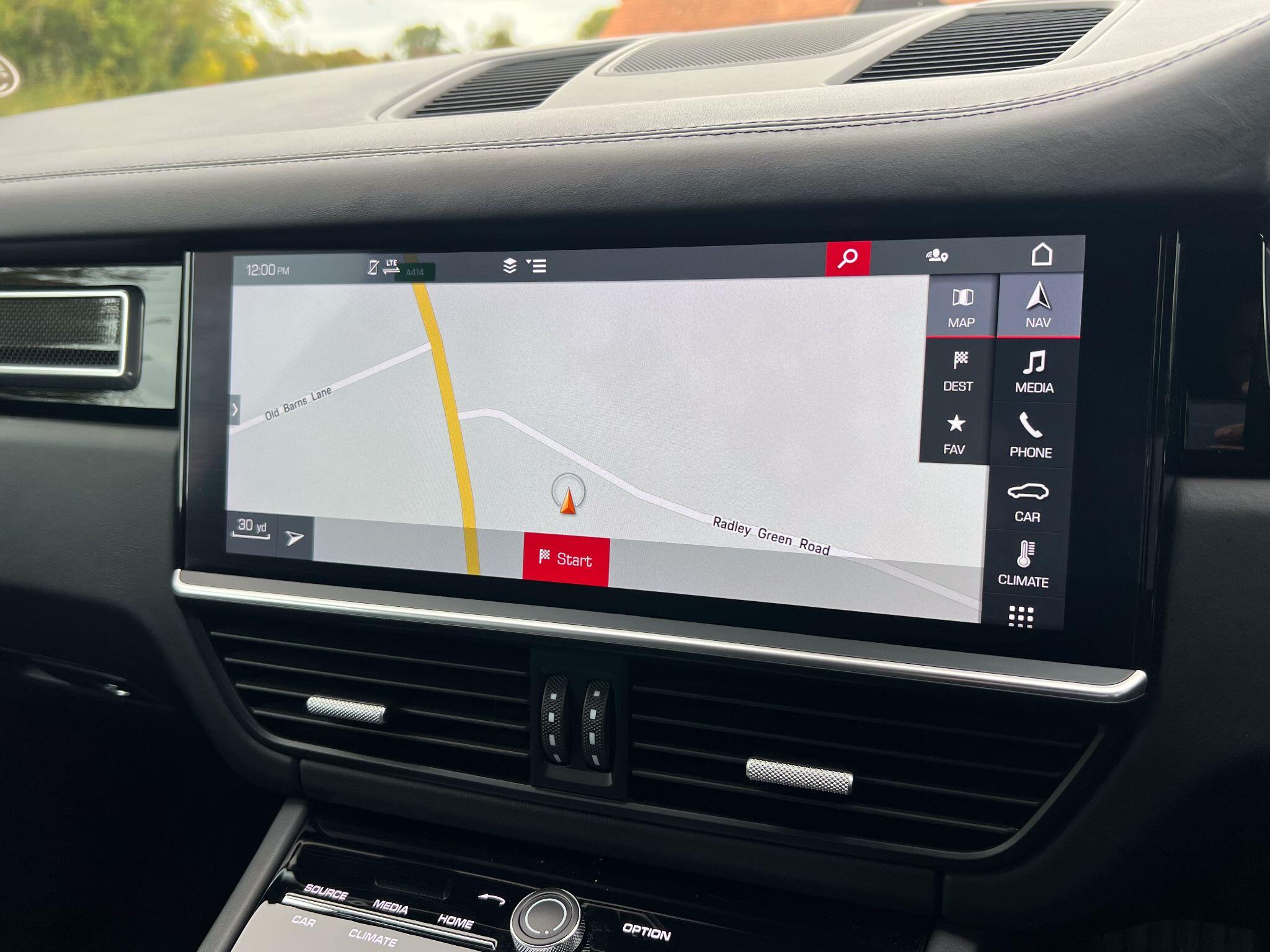 Porsche Cayenne 3.0T V6 TiptronicS 4WD Euro 6 (s/s) 5dr — photo 23