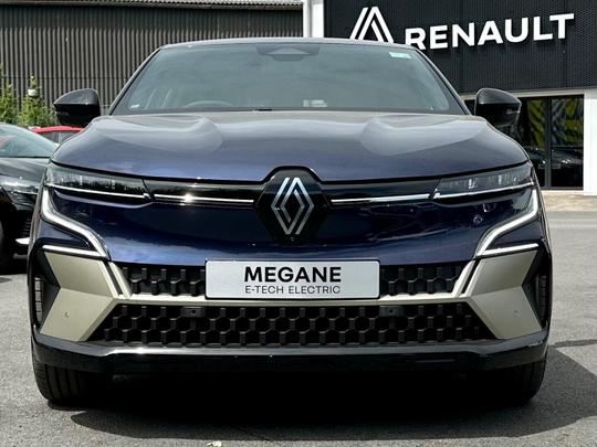 Renault Megane E-Tech Photo at-9f5643f221934ec9a1c312c0fd05a5de.jpg