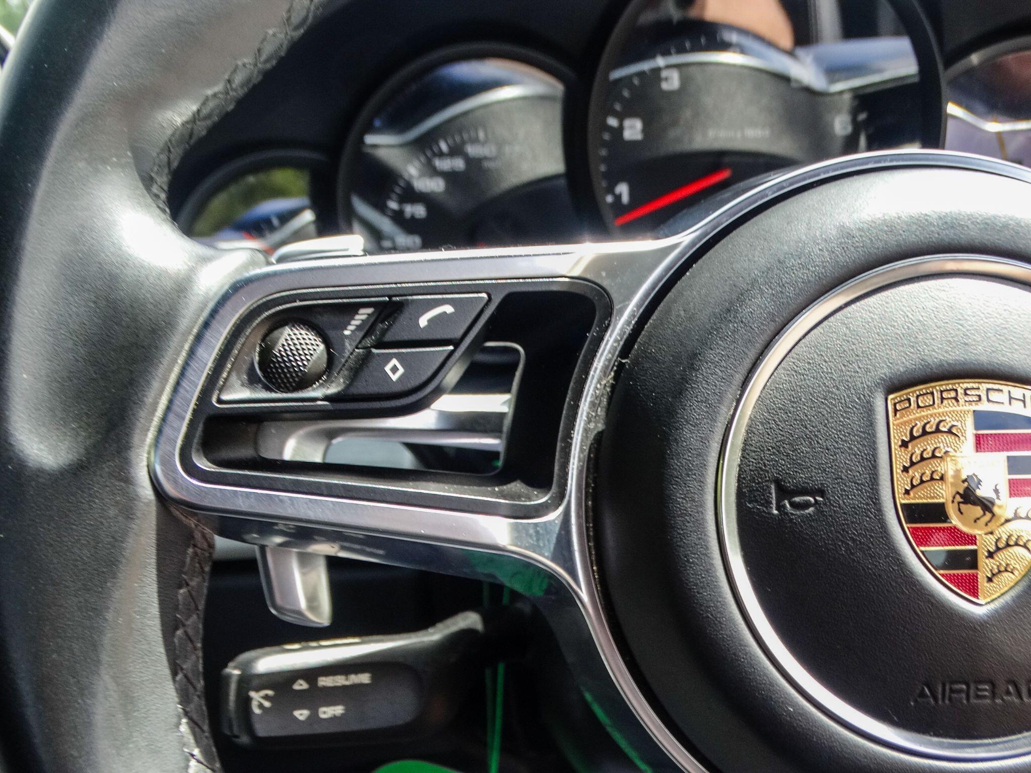Porsche 911 — photo 33