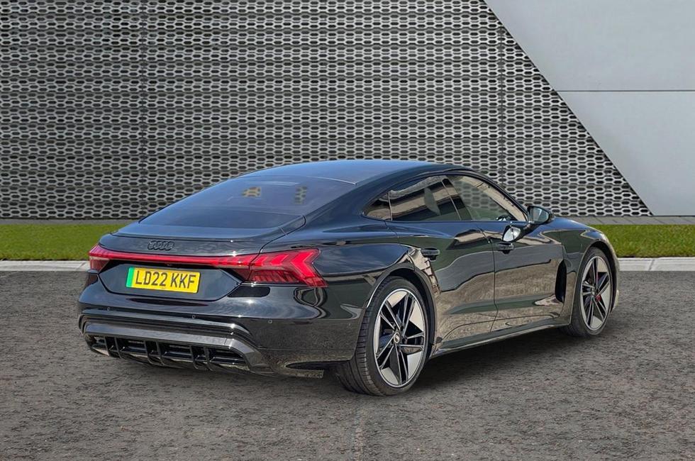 Audi RS e-tron GT Photo at-9fbd282b4fe94ed79941c74eea591aa9.jpg