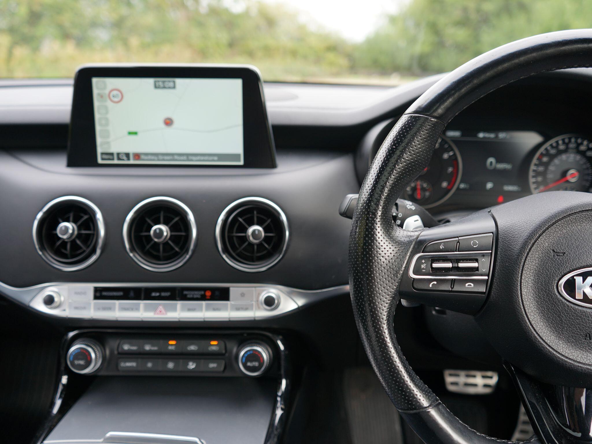 Kia Stinger 3.3 T-GDi V6 GT S Gran Turismo Auto Euro 6 (s/s) 5dr — photo 8