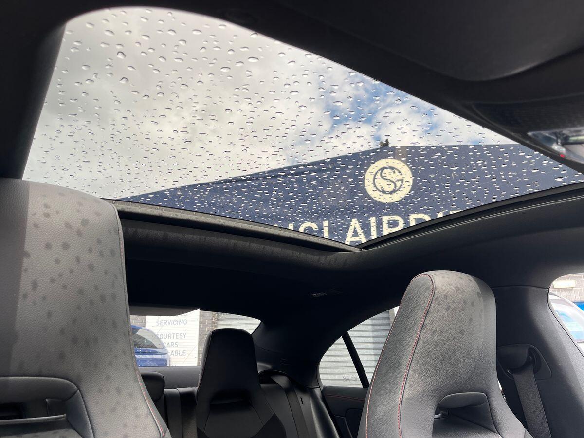 Mercedes-Benz CLA Photo 17