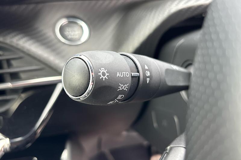 Used Peugeot 208 NV24HDO 30