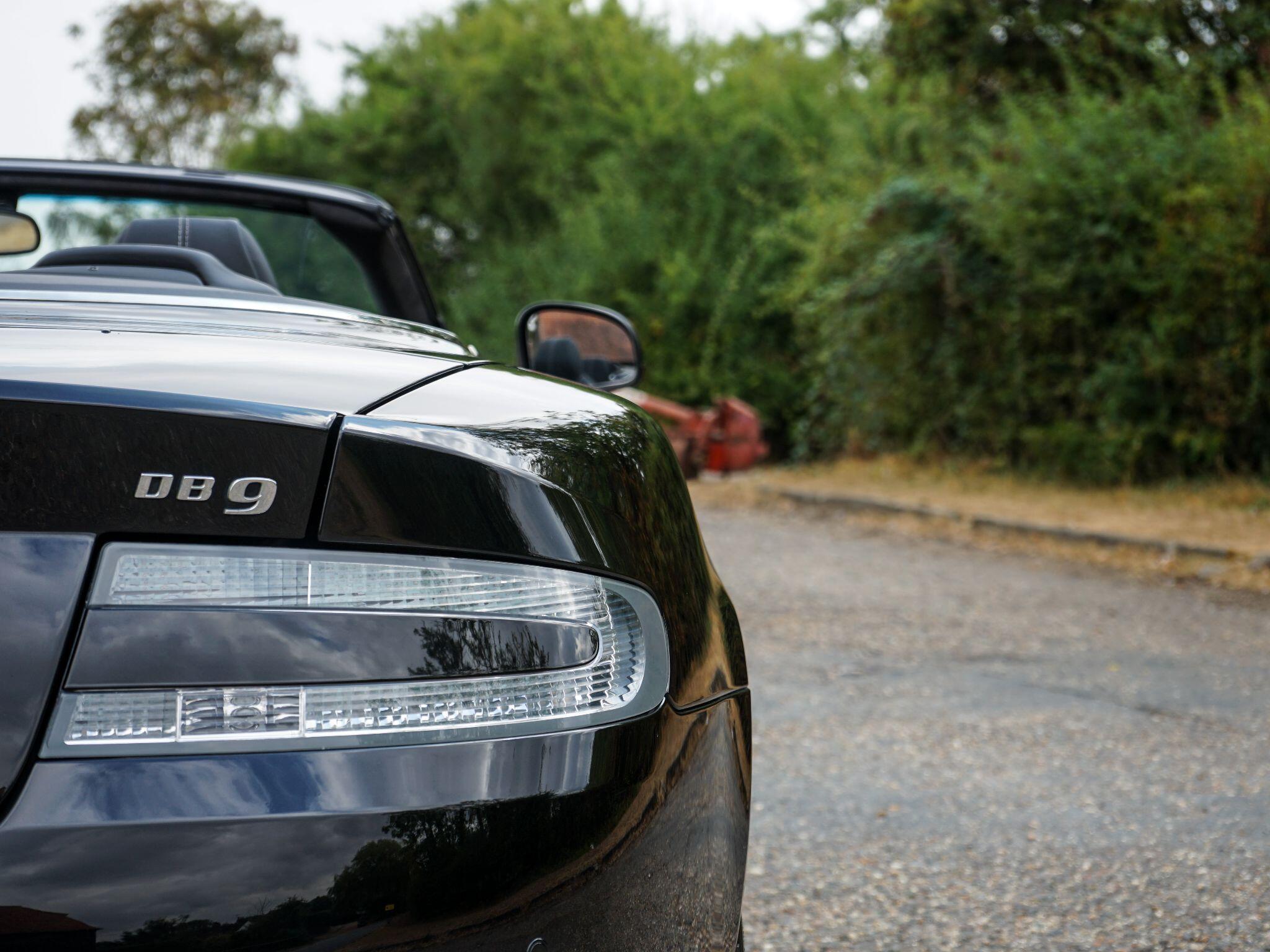 Aston Martin DB9 6.0 V12 Volante 2dr Petrol T-TronicII Euro 5 (470 bhp) — photo 12