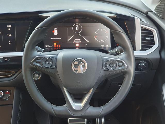 Used Vauxhall Grandland PJ24NVB 33