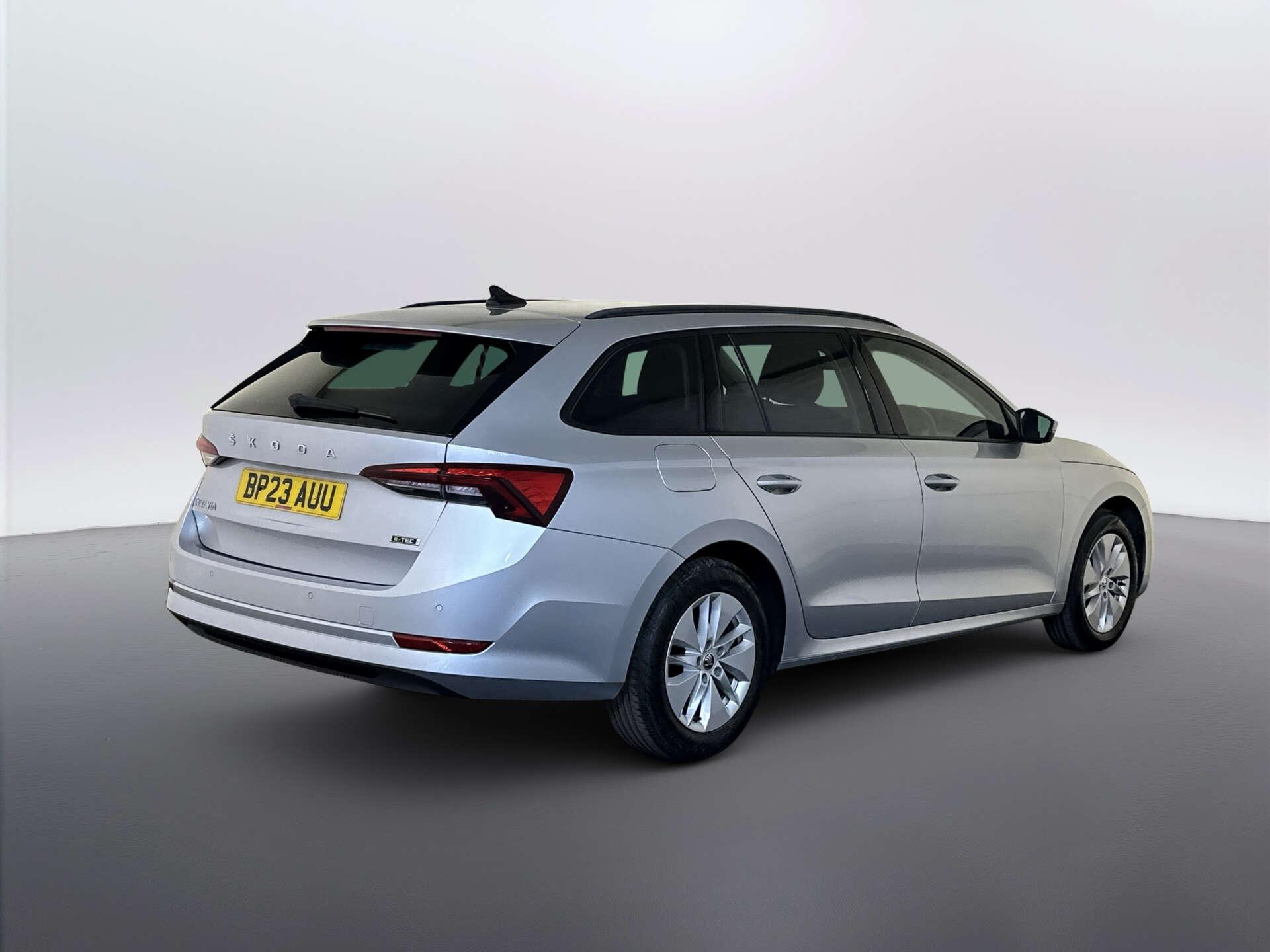 2023 Skoda Octavia thumbnail 11