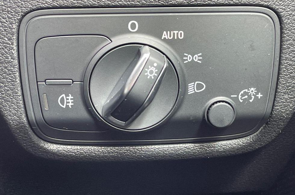 Audi Q2 Photo at-a056091e392d488e8d83ed386385eddb.jpg