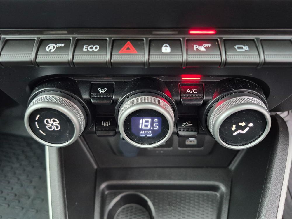 Dacia Duster Photo at-a0b16877ed904d48bab8b6515c233f85.jpg