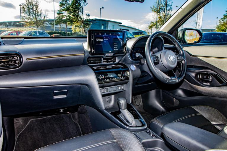 Used Toyota Yaris Cross WH22BZO 6