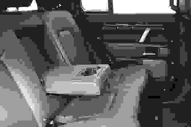 Land Rover DEFENDER Photo at-a0d1a15e21784ef58d1d78e3913e87ec.jpg