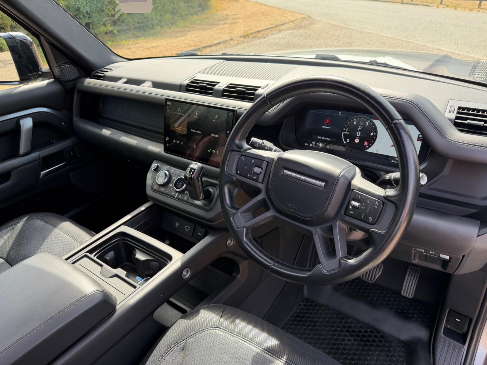 Land Rover Defender 110 3.0 D250 MHEV X-Dynamic HSE SUV 5dr Diesel Auto 4WD Euro 6 (s/s) (250 ps) — photo 5