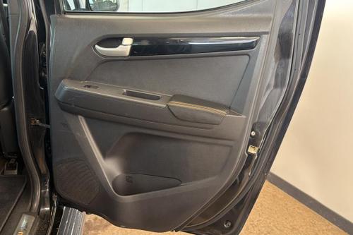 Isuzu D-MAX Photo at-a11f4e8123094993b835bb4ec3da8312.jpg
