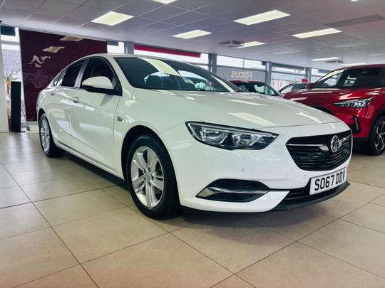 Vauxhall Insignia Photo at-a124ace333034faaa254937f1544753e.jpg