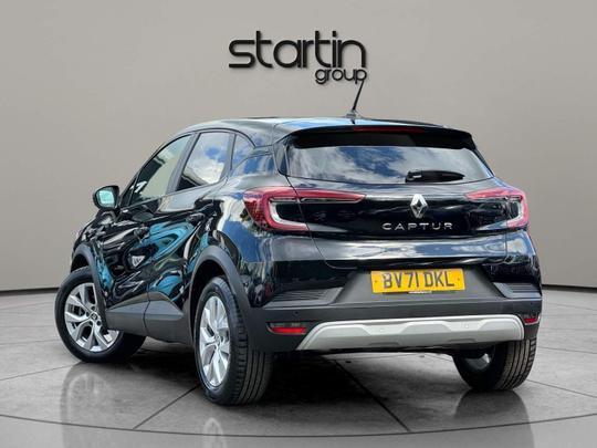 Renault Captur Photo at-a12be65ed6384d2885f9466746705211.jpg
