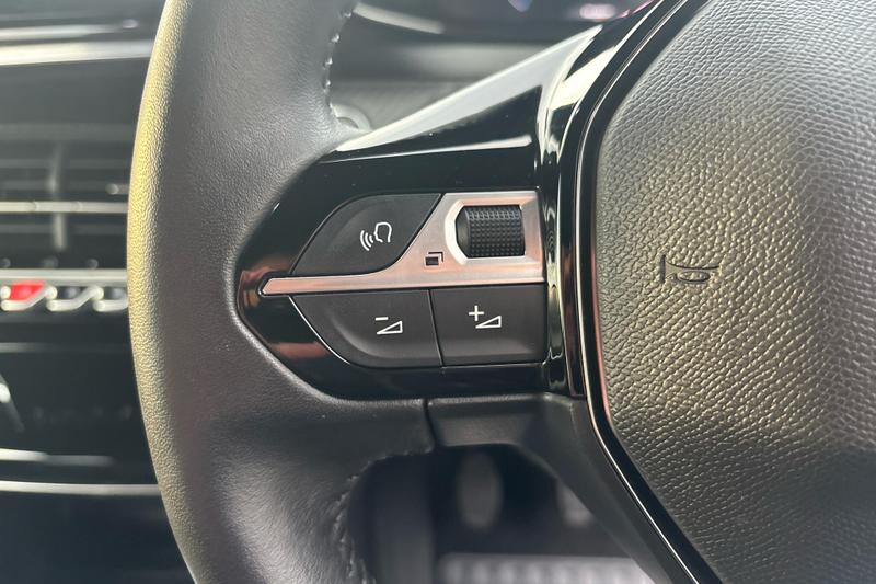 Used Peugeot 2008 BG24LUJ 32