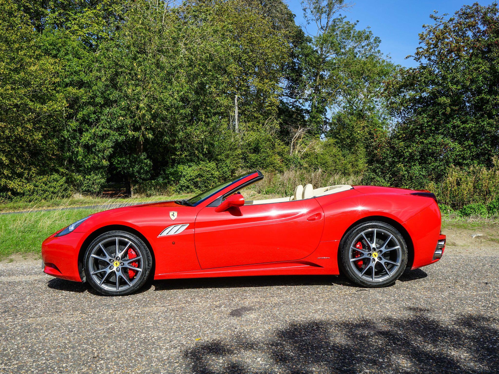 Ferrari California 4.3 F1 DCT Euro 5 2dr — photo 2