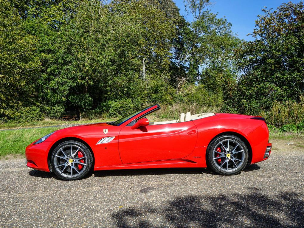 Used Ferrari California YJ10FFS 2
