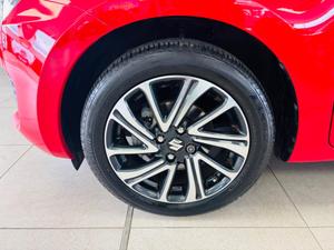 Suzuki Swift Photo 11