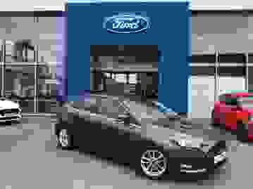 Used 2015 Ford Focus 1.6 Zetec Powershift Euro 6 5dr Grey at Islington Motor Group