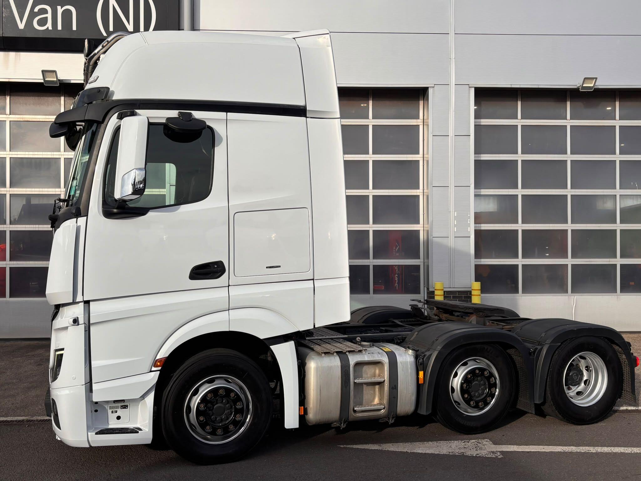 2023 MERCEDES Actros L - vehicle photo 5 for sale on PureCar