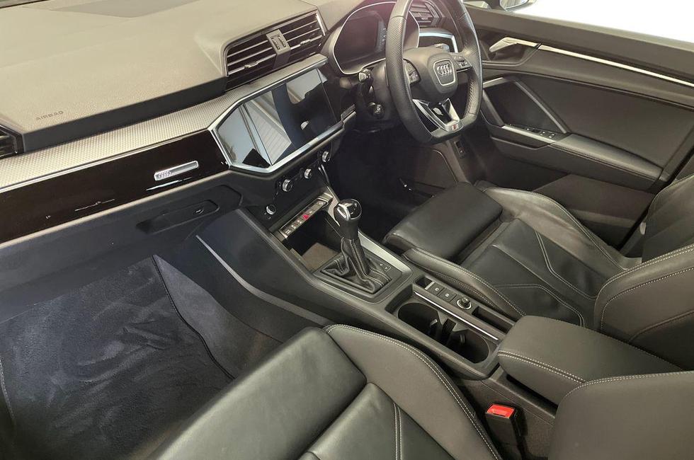 Audi Q3 Photo at-a1d45eaa52d04f1d946168c5b7f3f8a1.jpg