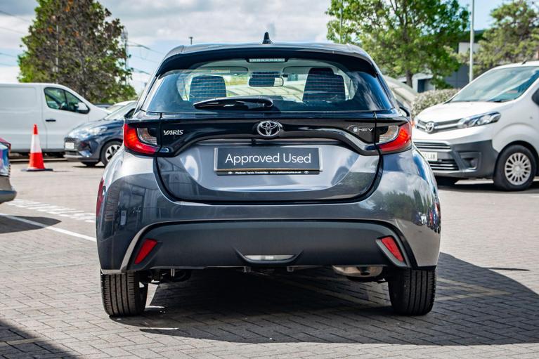 Used Toyota Yaris VN75RLV 4