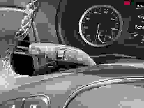 Mercedes-Benz Vito Photo at-a1f89ced42044fffb8e61160b69fde22.jpg