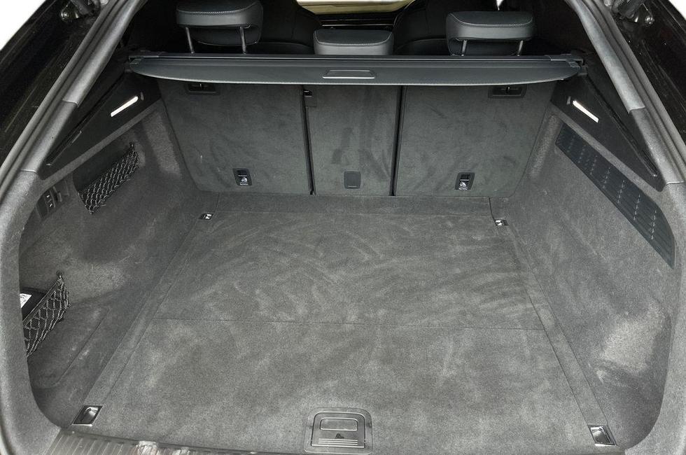 Audi Q8 Photo at-a2029b30a580420d8fd9fdb8aeb9efe1.jpg