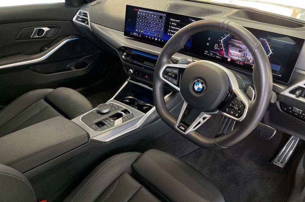 BMW 3 Series Photo at-a214c38fa84e414a9bdbb984c4612960.jpg