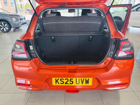 Suzuki Swift Photo at-a240ec2cd99142f5aa98fbc82e11b35c.jpg