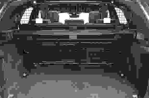 Land Rover DISCOVERY SPORT Photo at-a259b359997144d3b46cae754d923749.jpg