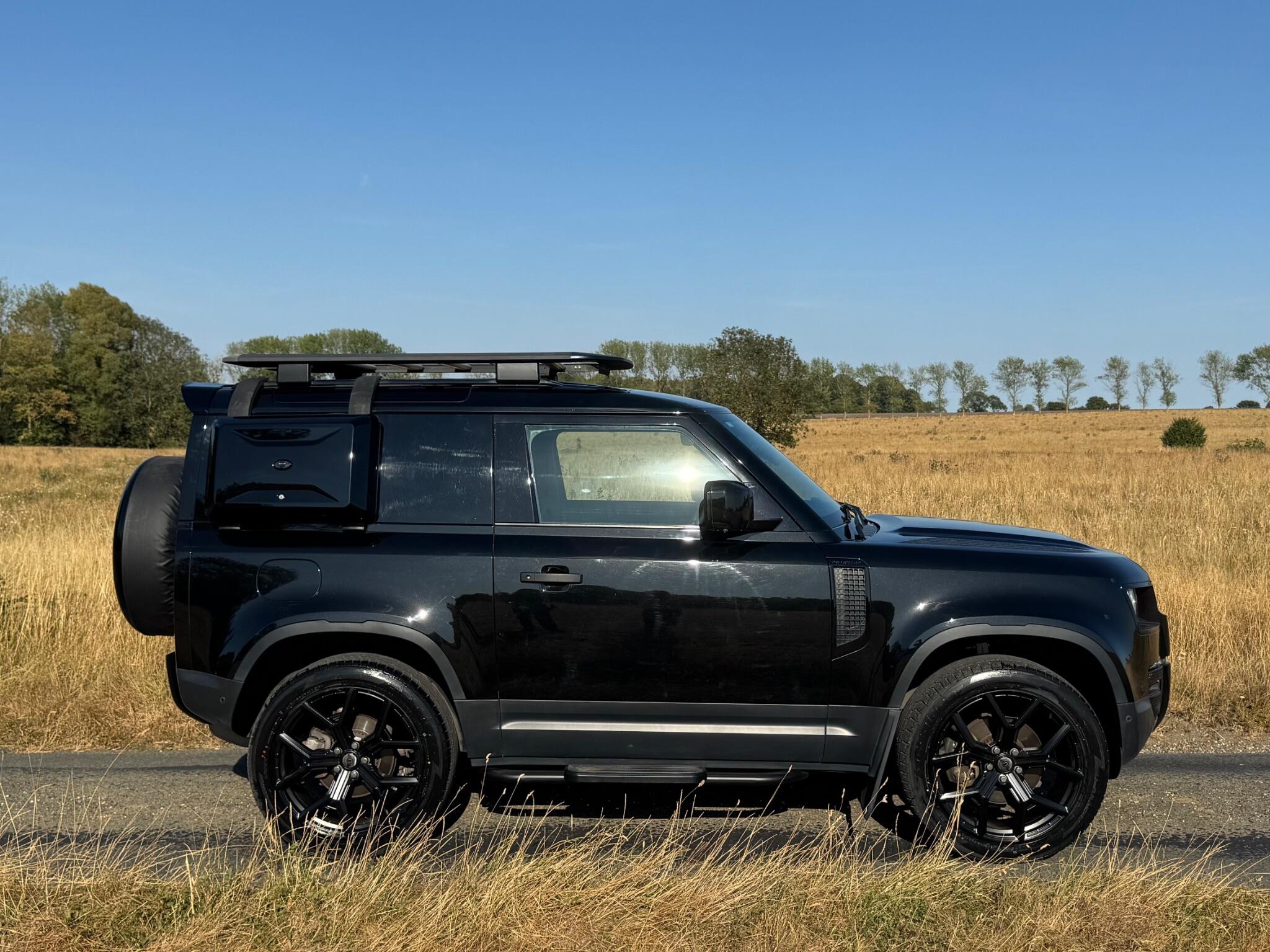 Land Rover Defender 90 3.0 D250 MHEV Hard Top SUV Auto 4WD SWB Euro 6 (s/s) 3dr — photo 3