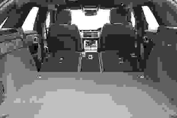 Land Rover RANGE ROVER VELAR Photo at-a2d2835990cb452ab5c21e52b02142f1.jpg
