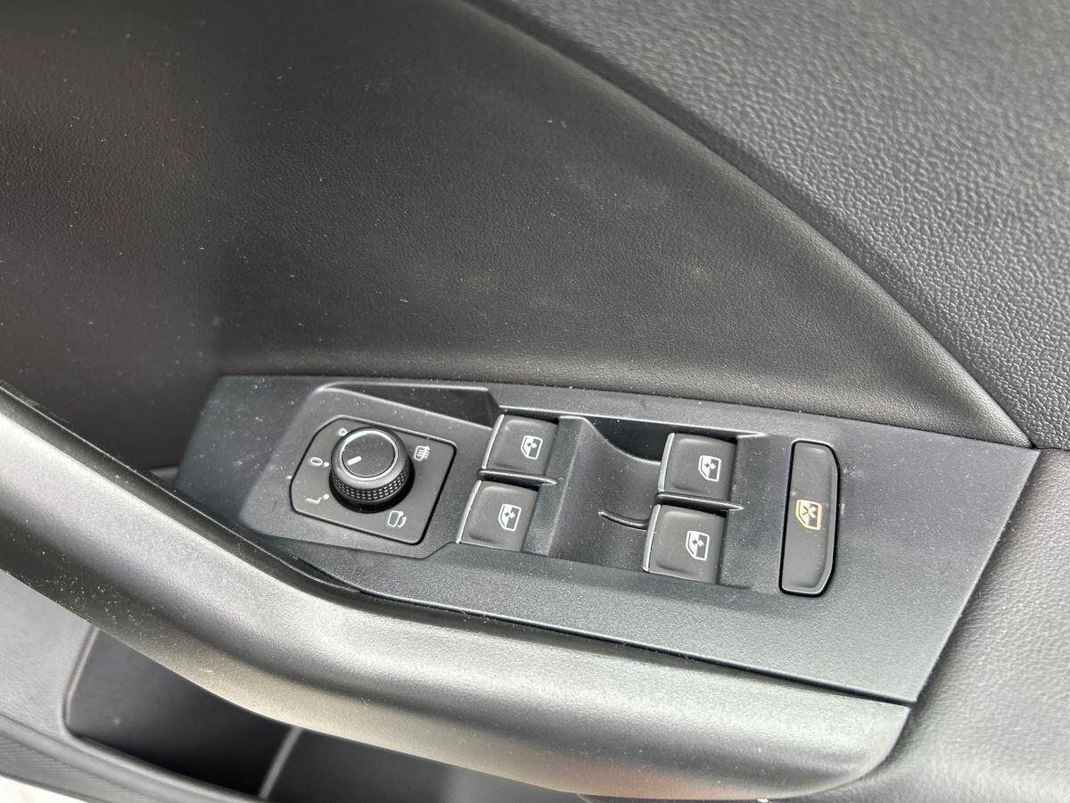 Volkswagen T-cross Photo at-a31d9f44e0784397addc869bf954b195.jpg