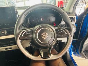 Suzuki Swift Photo 32
