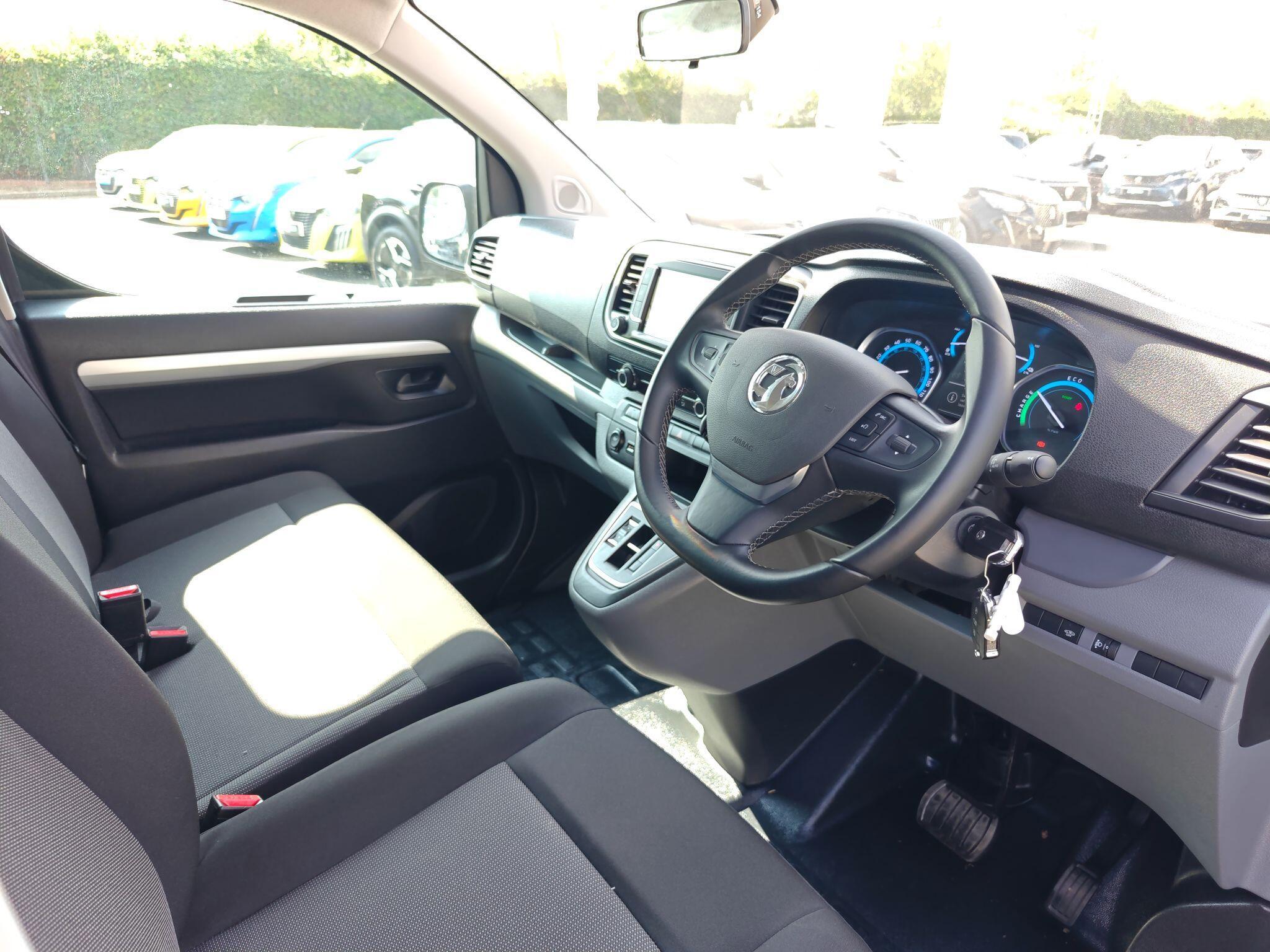 2022 Vauxhall Vivaro thumbnail 14