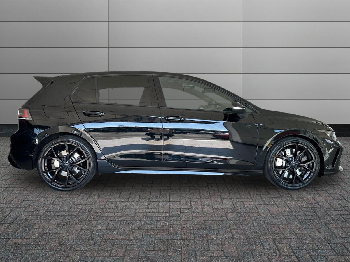 Volkswagen Golf Photo at-a376ce5b70db47feaeccae596c8eff90.jpg